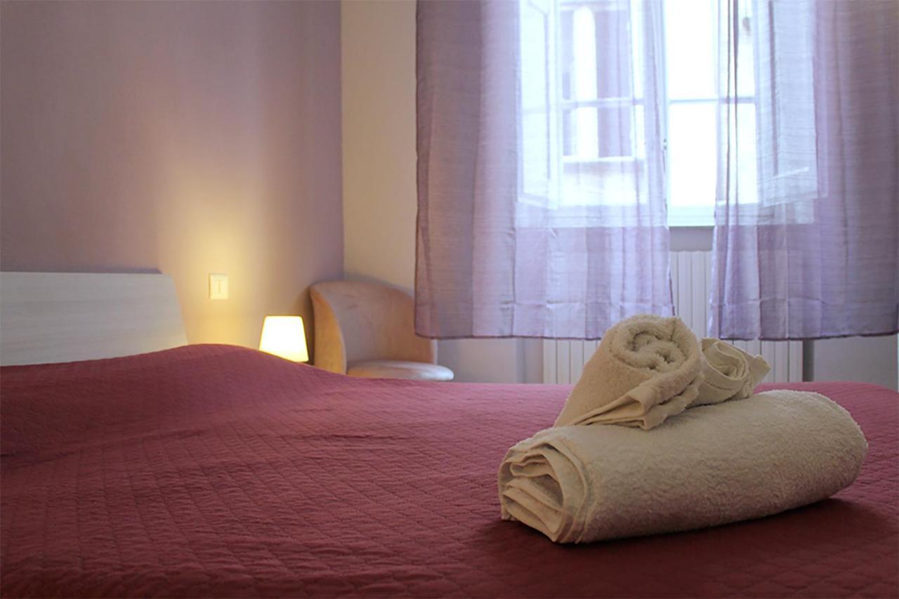The Walls Apartment ลุคคา ภายนอก รูปภาพ