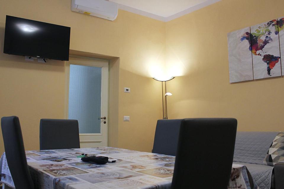 The Walls Apartment ลุคคา ภายนอก รูปภาพ